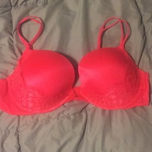 Victoria’s Secret very sexy push up 38c